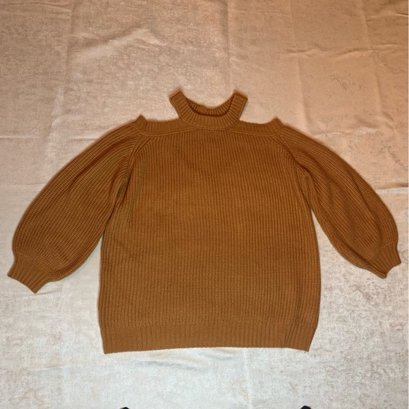 Gold Women Cold Shoulder Long Sleeve Sweater Open Back Chunky Knit Size Medium - Picture 5 of 8